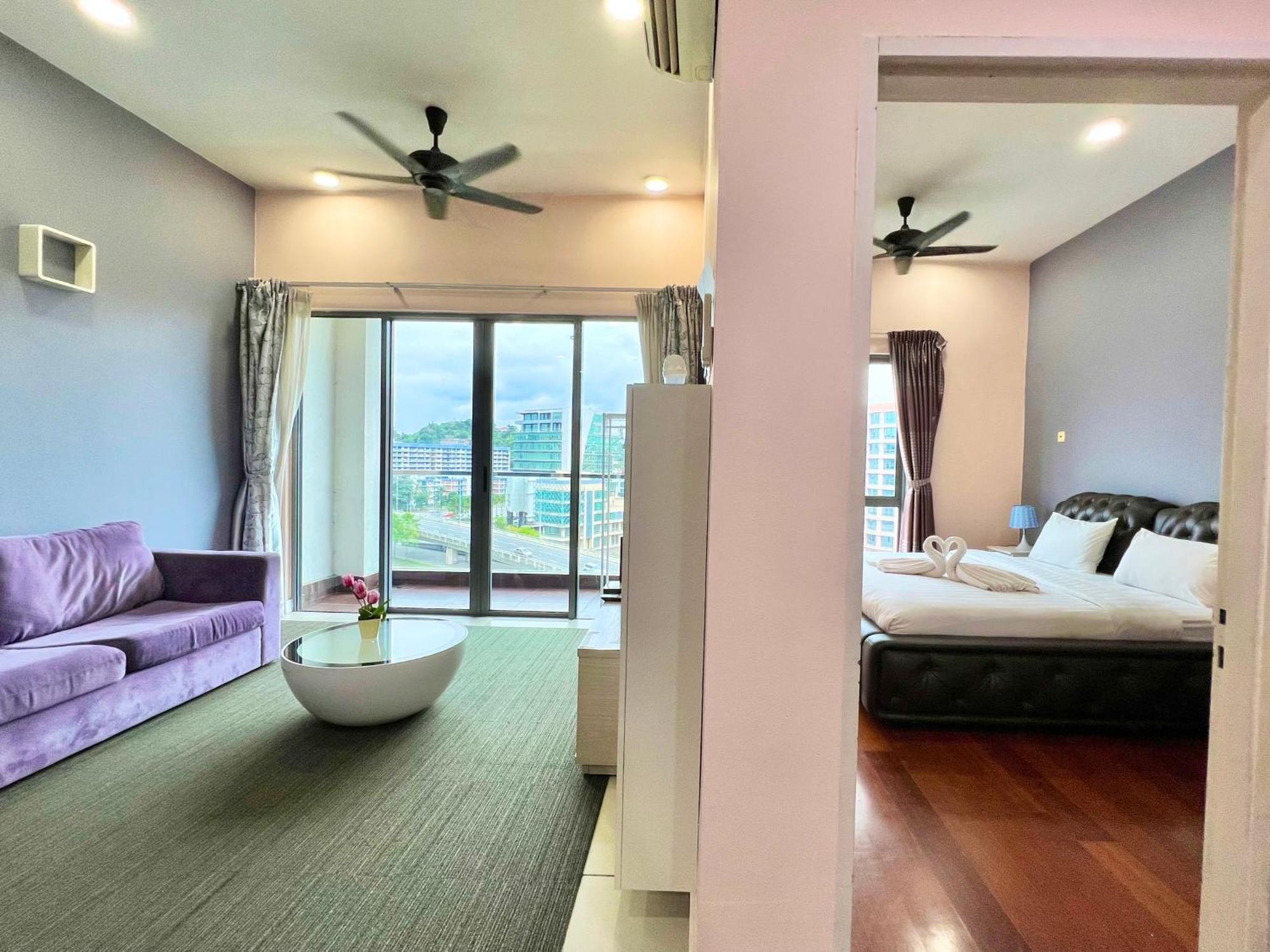 Capital O 90987 The Loft Residences Homestay @ Imago Shopping Mall 2 Kampong Sembulan المظهر الخارجي الصورة