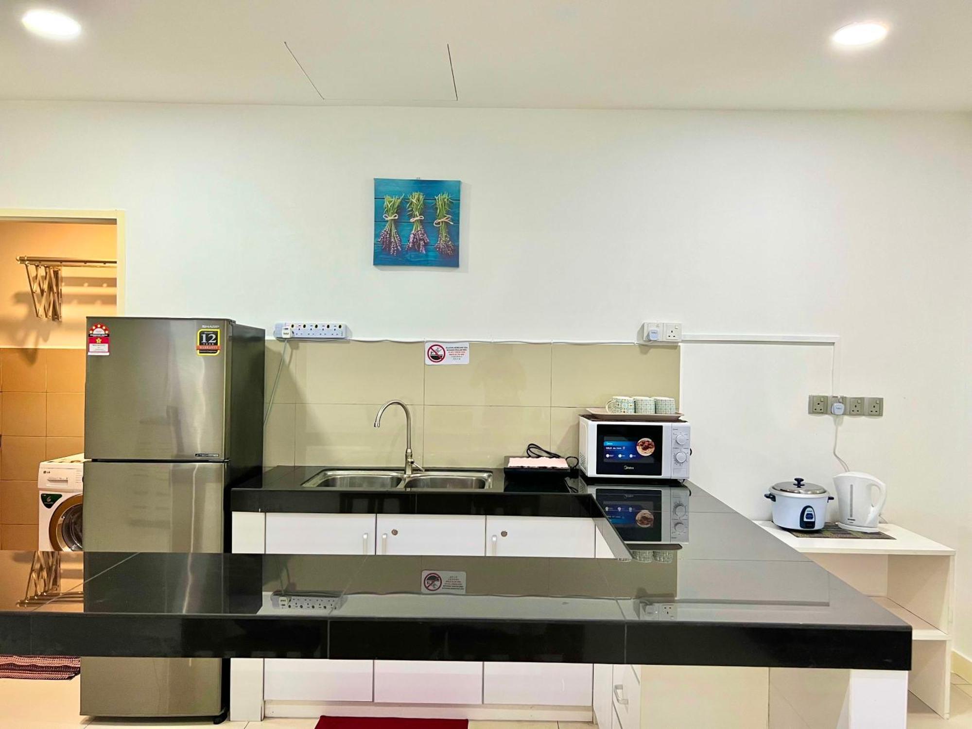 Capital O 90987 The Loft Residences Homestay @ Imago Shopping Mall 2 Kampong Sembulan المظهر الخارجي الصورة