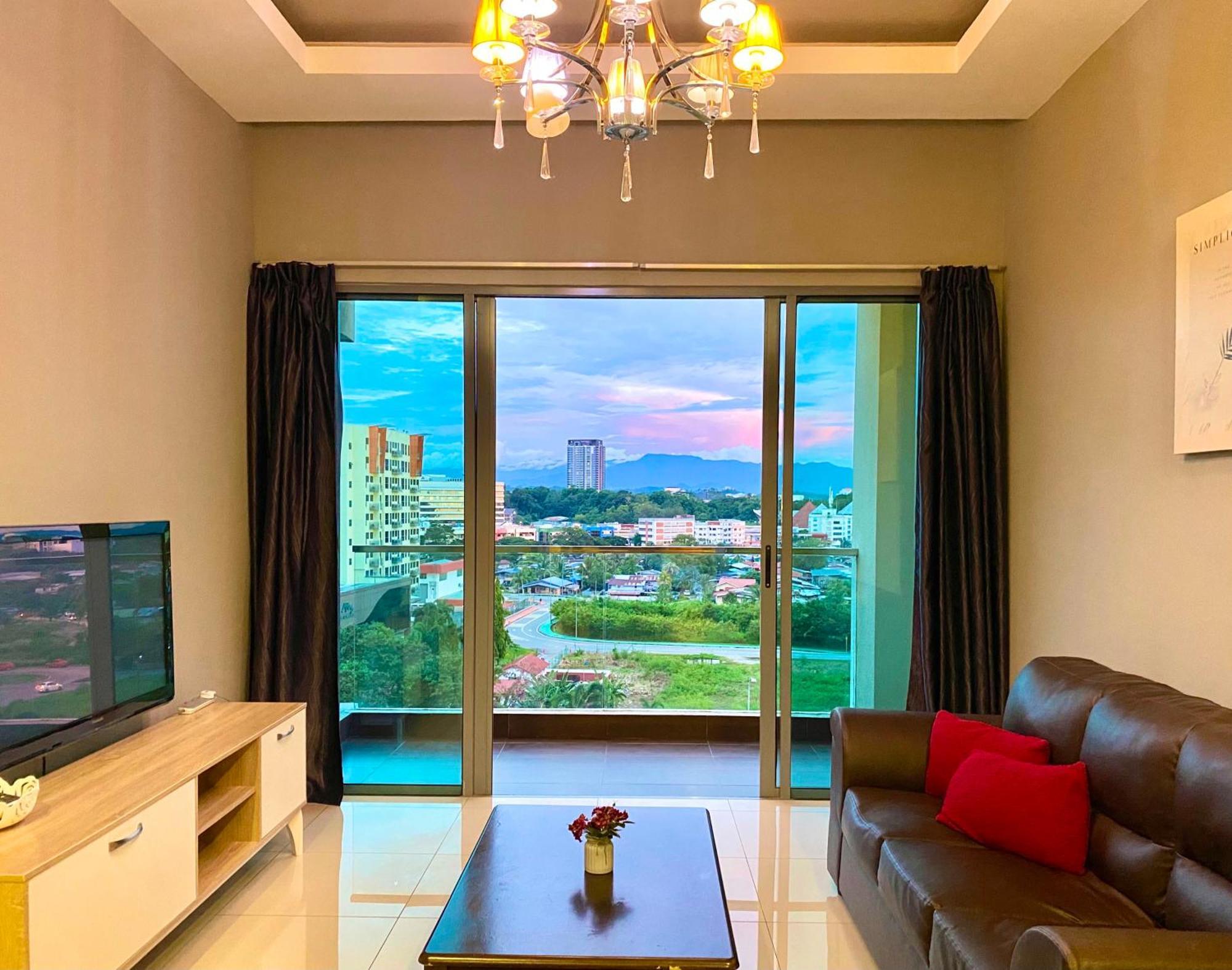 Capital O 90987 The Loft Residences Homestay @ Imago Shopping Mall 2 Kampong Sembulan المظهر الخارجي الصورة